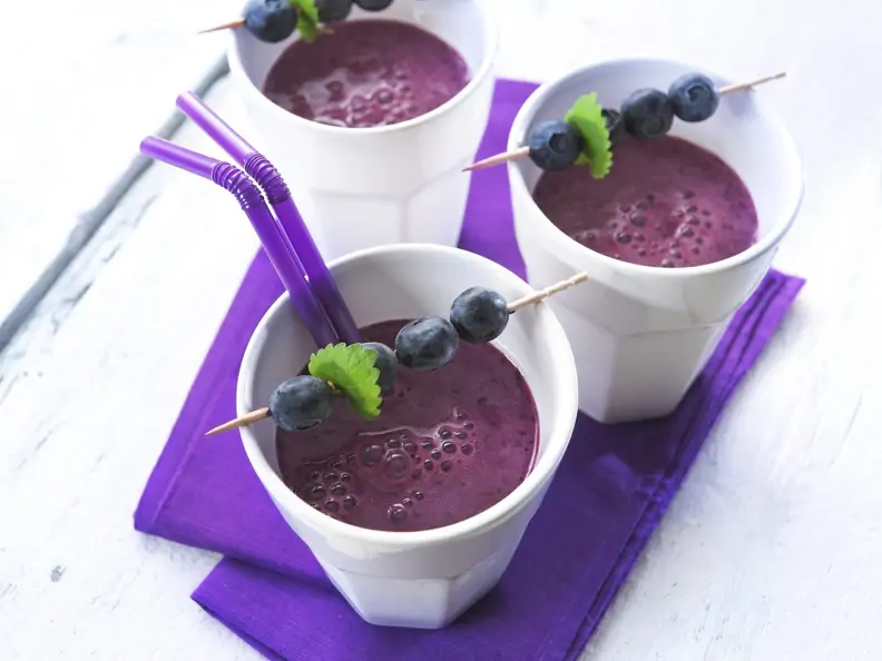 Heidelbeer-Shake mit Vanilleeis