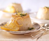 Orangen-Flan mit Pistazien