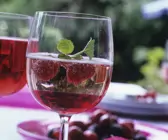 Himbeer-Prosecco mit Sirup