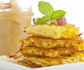 Reibekuchen mit Apfelmus