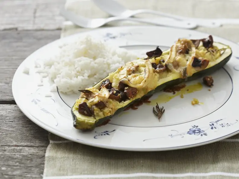 Zucchini gefüllt mit Brie und Champignons