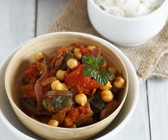 Curry mit Seitan, Kichererbsen und Tomaten