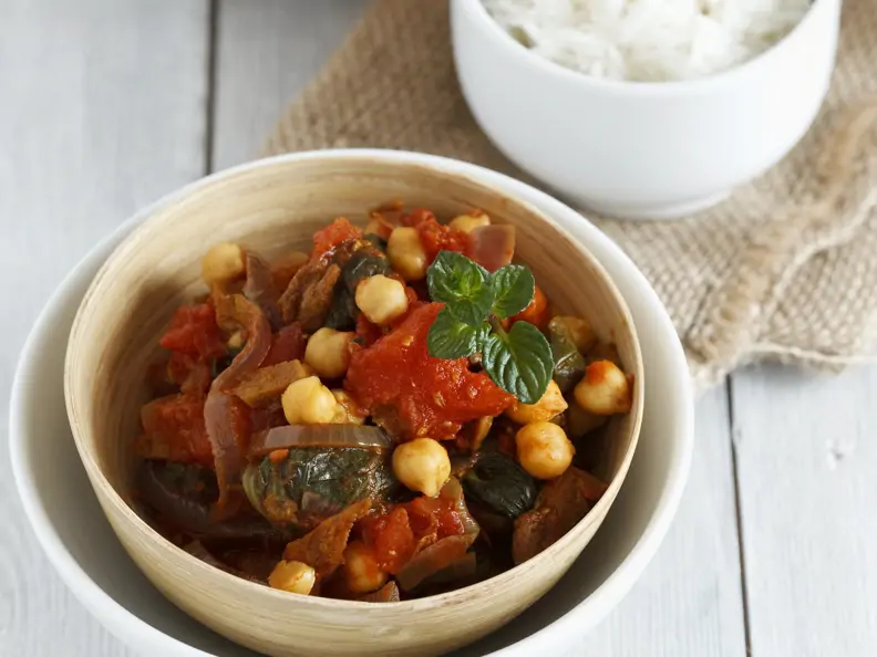 Curry mit Seitan, Kichererbsen und Tomaten