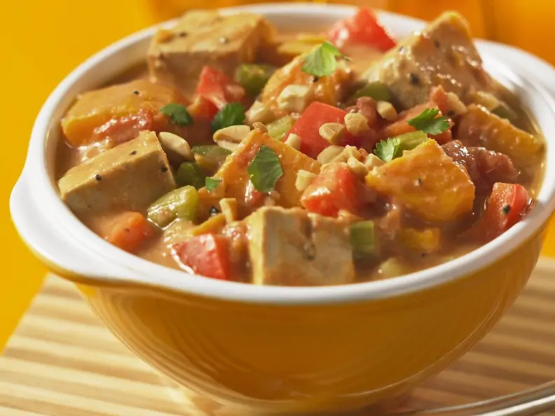 Erdnuss-Tofu-Topf