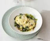 Ravioli aus Kartoffelteig mit Endiviengemüse