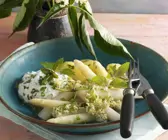 Holunder-Spargel mit Kräuterfrischkäse