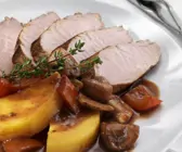 Schweinefilet mit Rotweinsauce und Kartoffeln