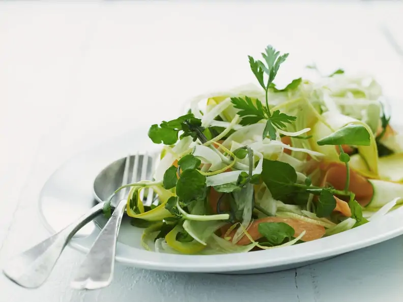 Karottensalat mit Zucchini