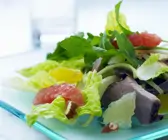 Salat mit Rind und Zitrusfrüchten