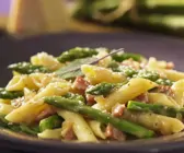 Pasta mit Schinken, Spargel und Parmesan