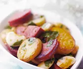 Bratkartoffeln mit scharfer spanischer Wurst (Chorizo)