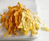 Pastinaken-und Süßkartoffelchips