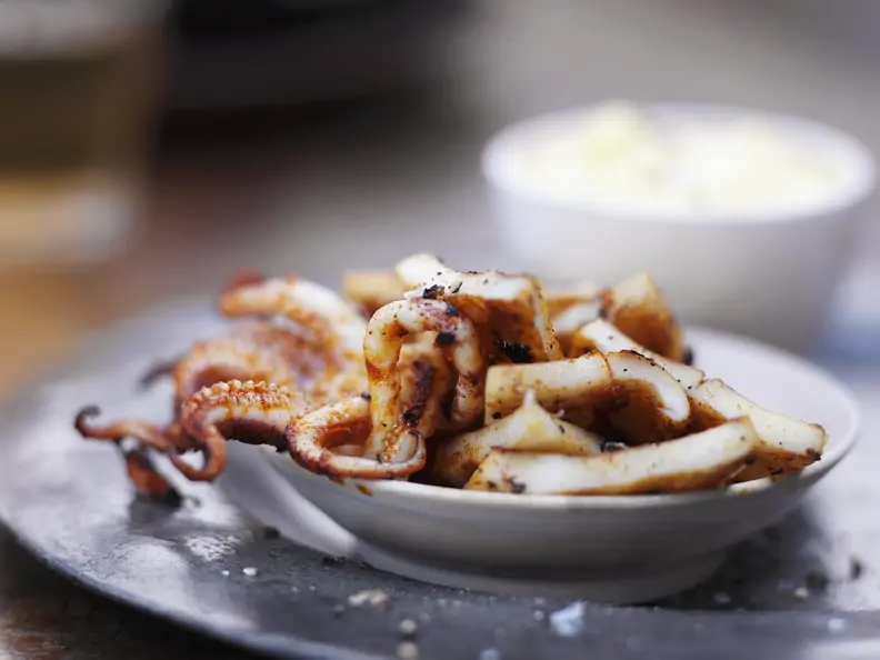 Gegrillte Tintenfische mit geräuchertem Paprikapulver
