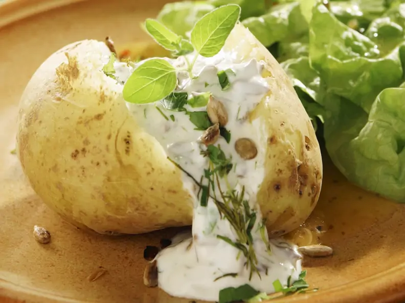 Pellkartoffeln mit Kräuterquark