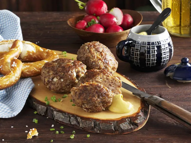 Bayerische Frikadellen (Fleischpflanzerl)