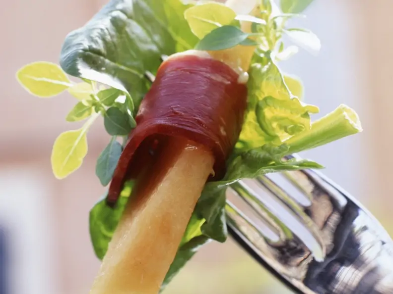 Salat frischen Spinat, Ente und Melone