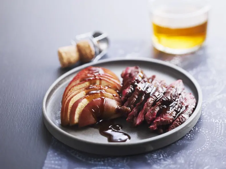 Entenbrust mit Äpfeln und Apfelwein-Honig-Soße