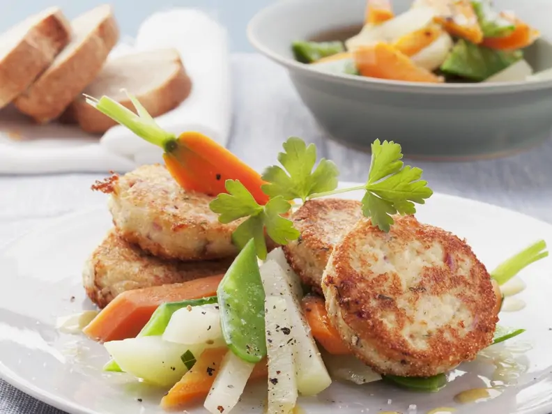 Quarkbratlinge mit Gemüsesalat