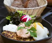 Rösti mit verschiedenem Fisch