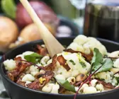 Blumenkohlsalat mit Mangold und Mandeln