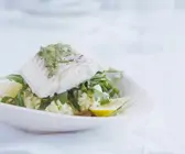 Kabeljau mit Knoblauch-Kartoffelbrei und grüner Marinade