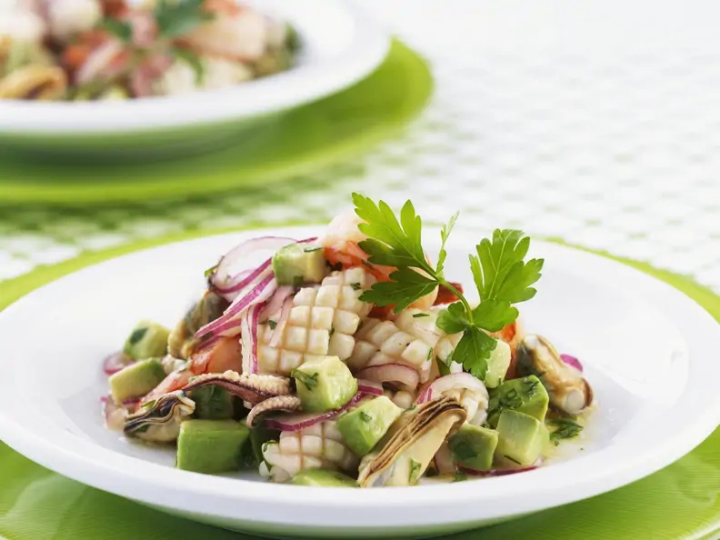 Meeresfrüchtesalat mit Avocado