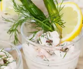 Shrimpscocktail mit grünem Spargel