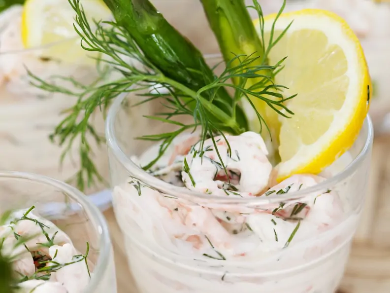 Shrimpscocktail mit grünem Spargel