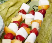 Obst-Marshmallow-Spieße