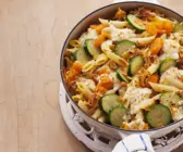 Kürbis-Nudel-Gratin mit Zucchini