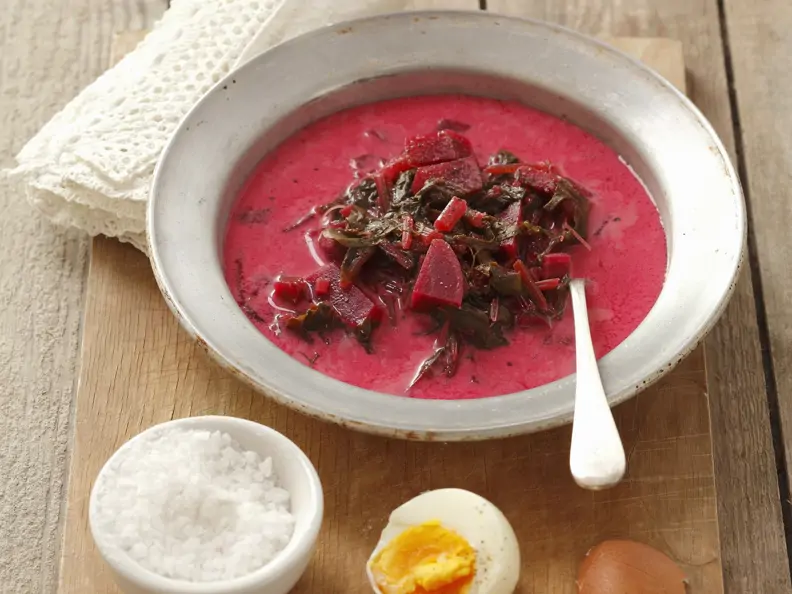 Rote-Bete-Suppe auf polnische Art (Botwinka)