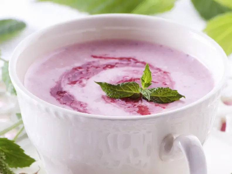 Süße Erdbeersuppe