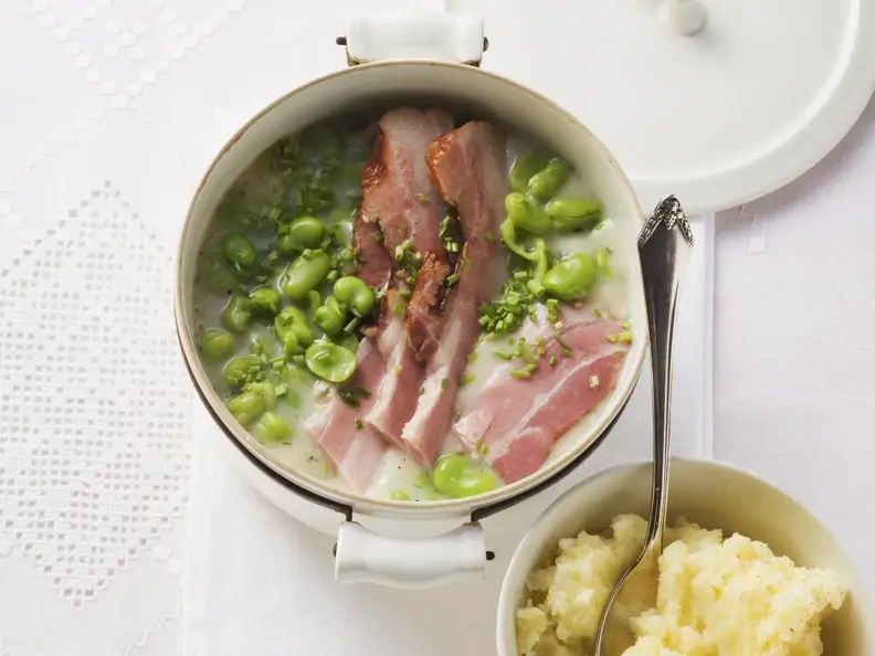 Dicke-Bohnen-Eintopf mit Speck auf rheinländische Art