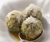 Spinatklöße mit Parmesan-Butter