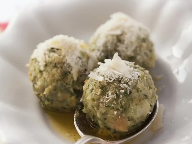 Spinatklöße mit Parmesan-Butter