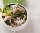 Vollkornpasta mit Spinat, Zitrone und Ricotta