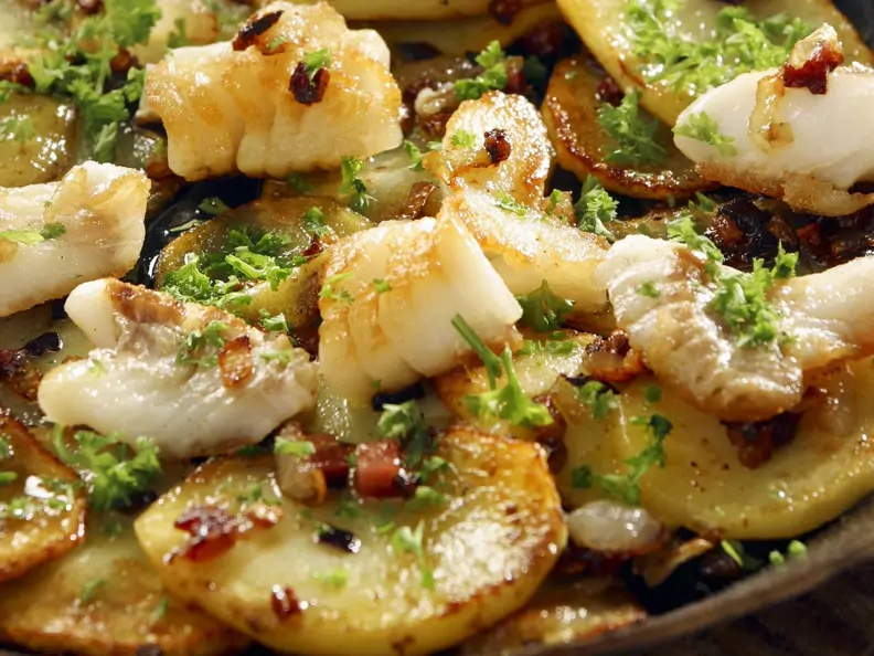 Fisch-Kartoffel-Pfanne mit Speck
