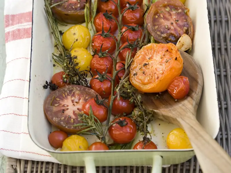 Geschmorte Tomaten mit Zwiebeln