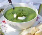 Brennnessel-Spargel-Suppe