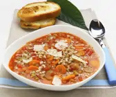 Gemüse-Dinkel-Suppe