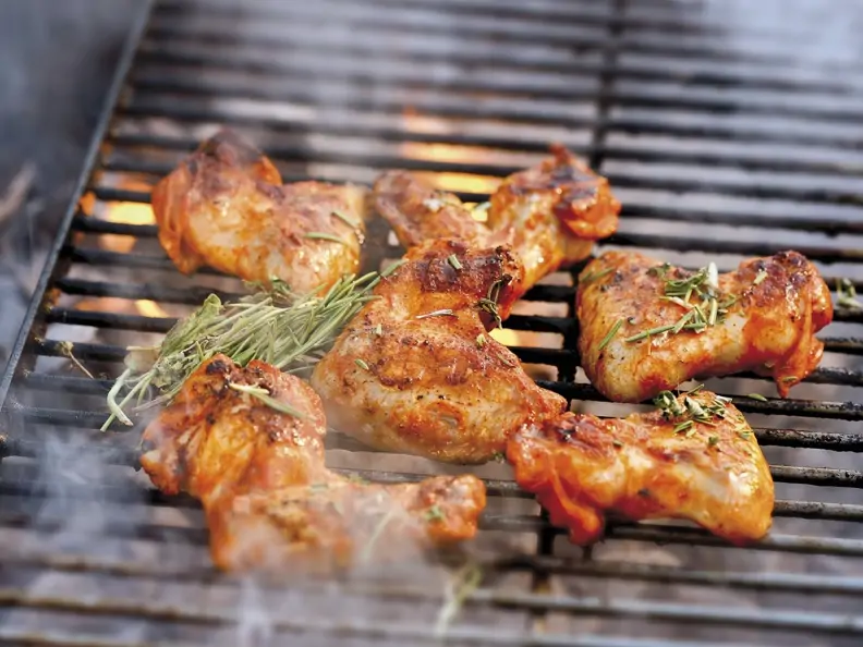 Gegrillte Hähnchenflügel