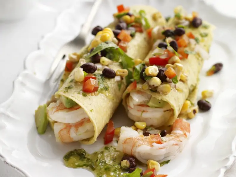 Tacos mit Shrimps, grüner Salsa und Pico de Gallo