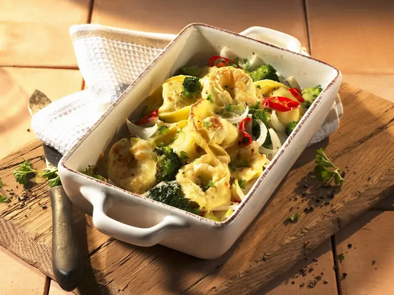 Tortellini-Gratin mit Brokkoli