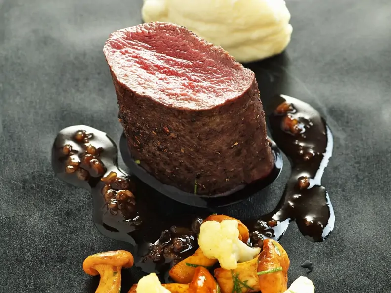Rehlende mit Kartoffelbrei und Pfifferlingen