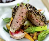 Argentinisches Rinderfilet mit Pfifferlingen und Gemüse