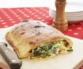 Vegetarische Calzone mit Brokkoli und Käse