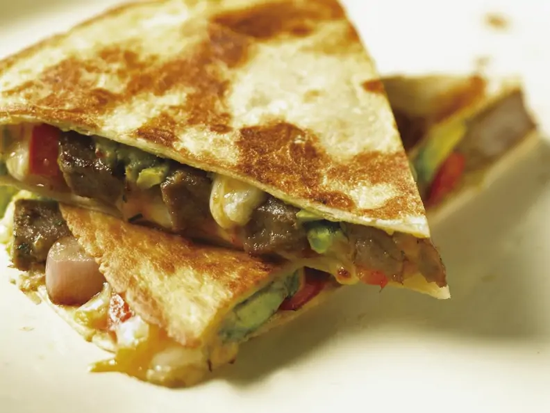 Käse-Tortilla mit Rind