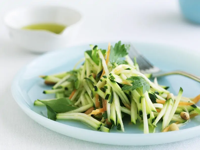 Zucchini-Rohkost-Salat