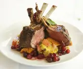 Lammrücken mit Kürbisgemüse und Cranberries
