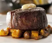 Filetspitzen (Filet Mignon) mit Butter und Gemüse